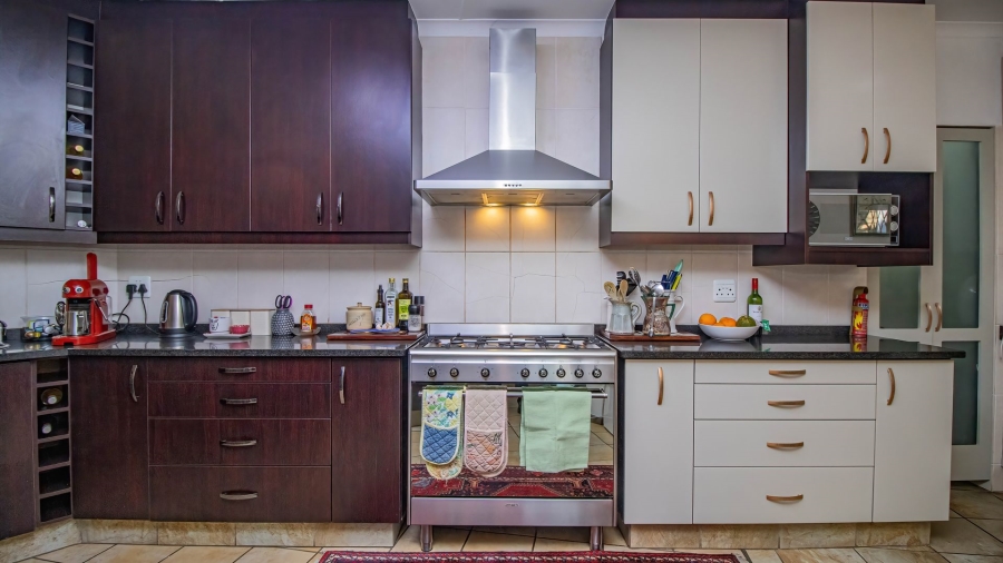 5 Bedroom Property for Sale in Fraaiuitsig Western Cape